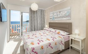 Superb Beachfront Luxury Seaview With Private Beach