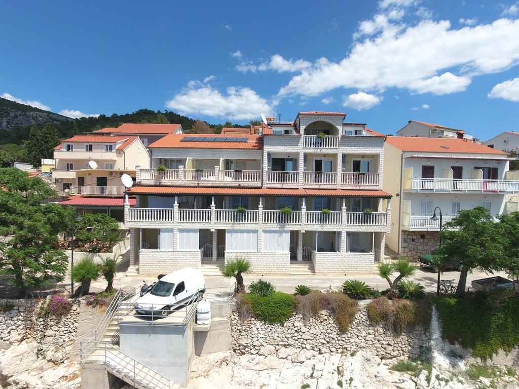 Superb Beachfront Luxury Seaview With Private Beach Milna  Eksteriør bilde