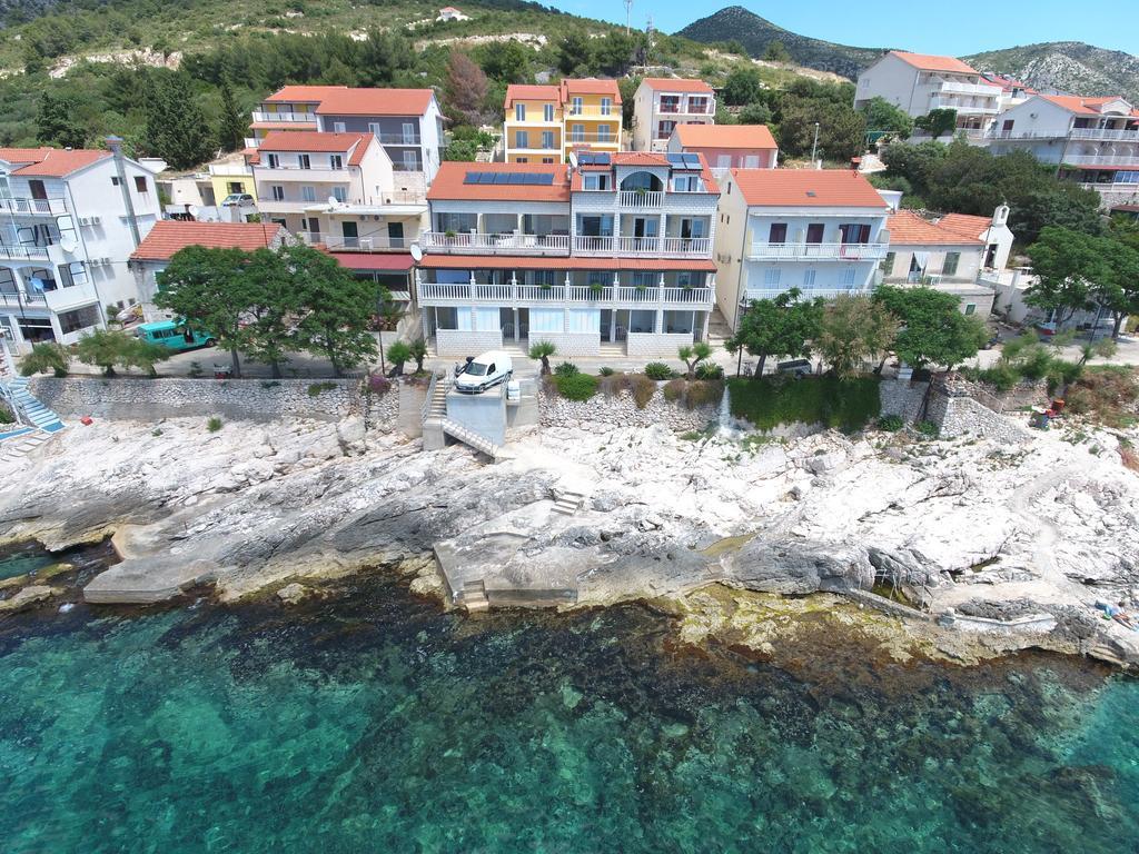 Superb Beachfront Luxury Seaview With Private Beach Milna  Eksteriør bilde