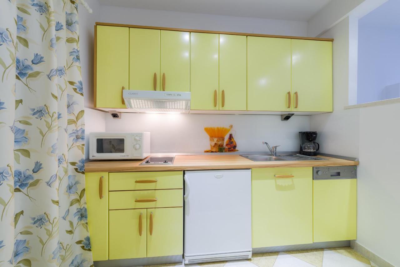 Superb Beachfront Luxury Seaview With Private Beach Milna  Eksteriør bilde